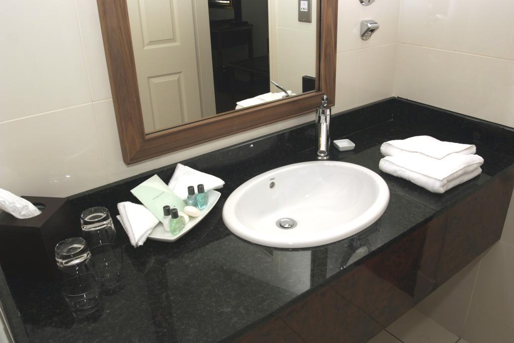 Vaughan Hotel